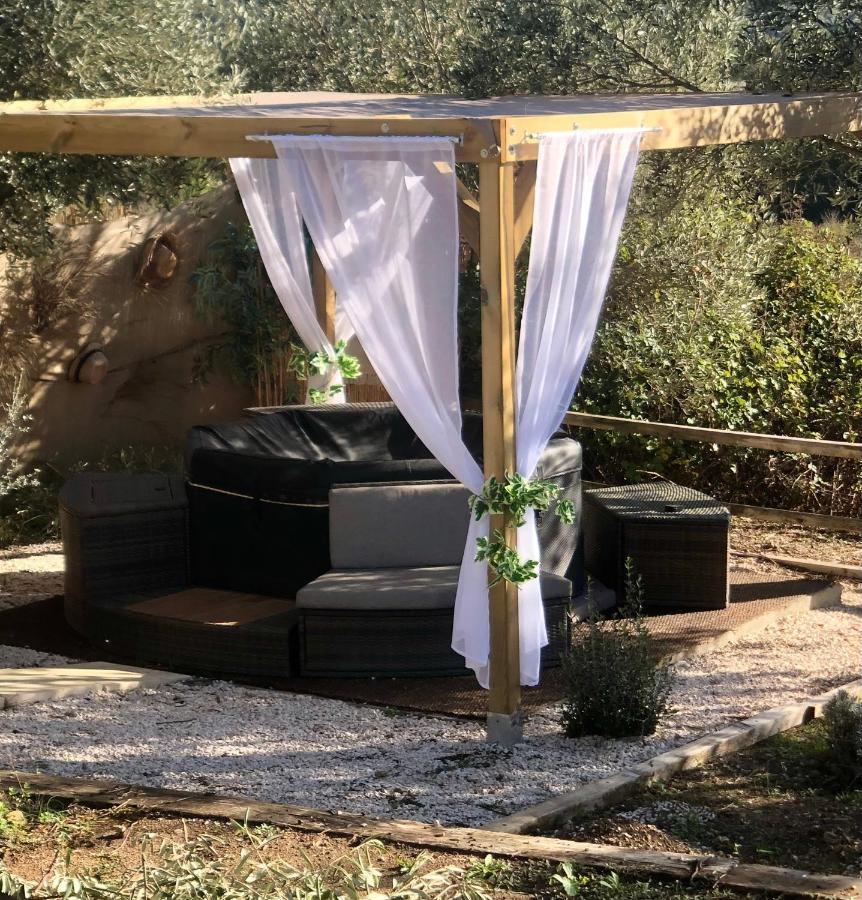 Bed and Breakfast O Patio Du Mas Callas Esterno foto