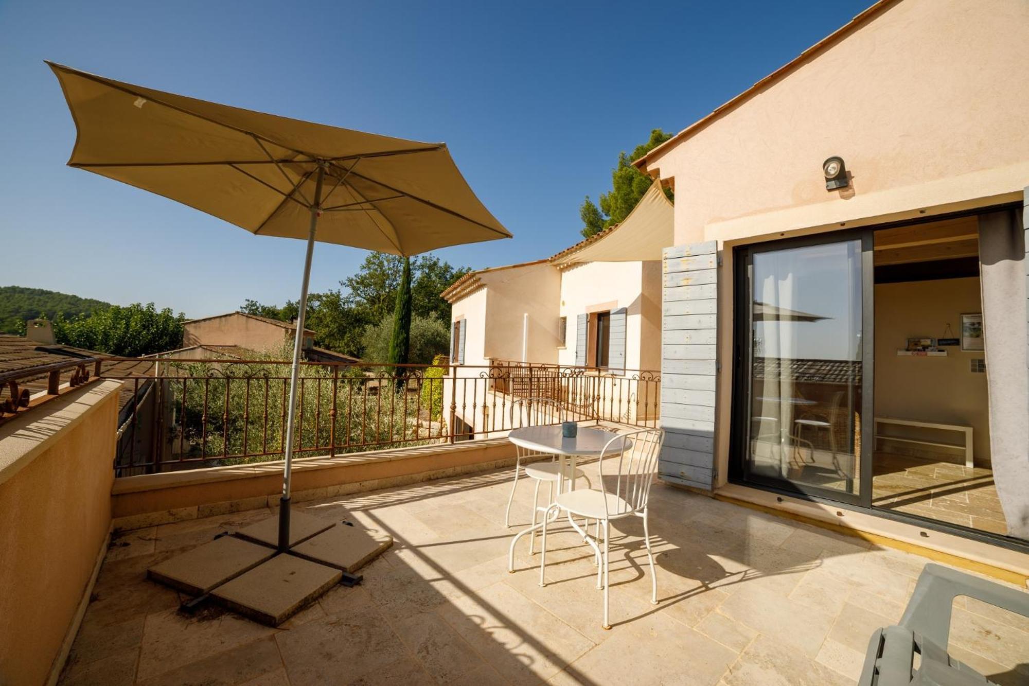 Bed and Breakfast O Patio Du Mas Callas Esterno foto