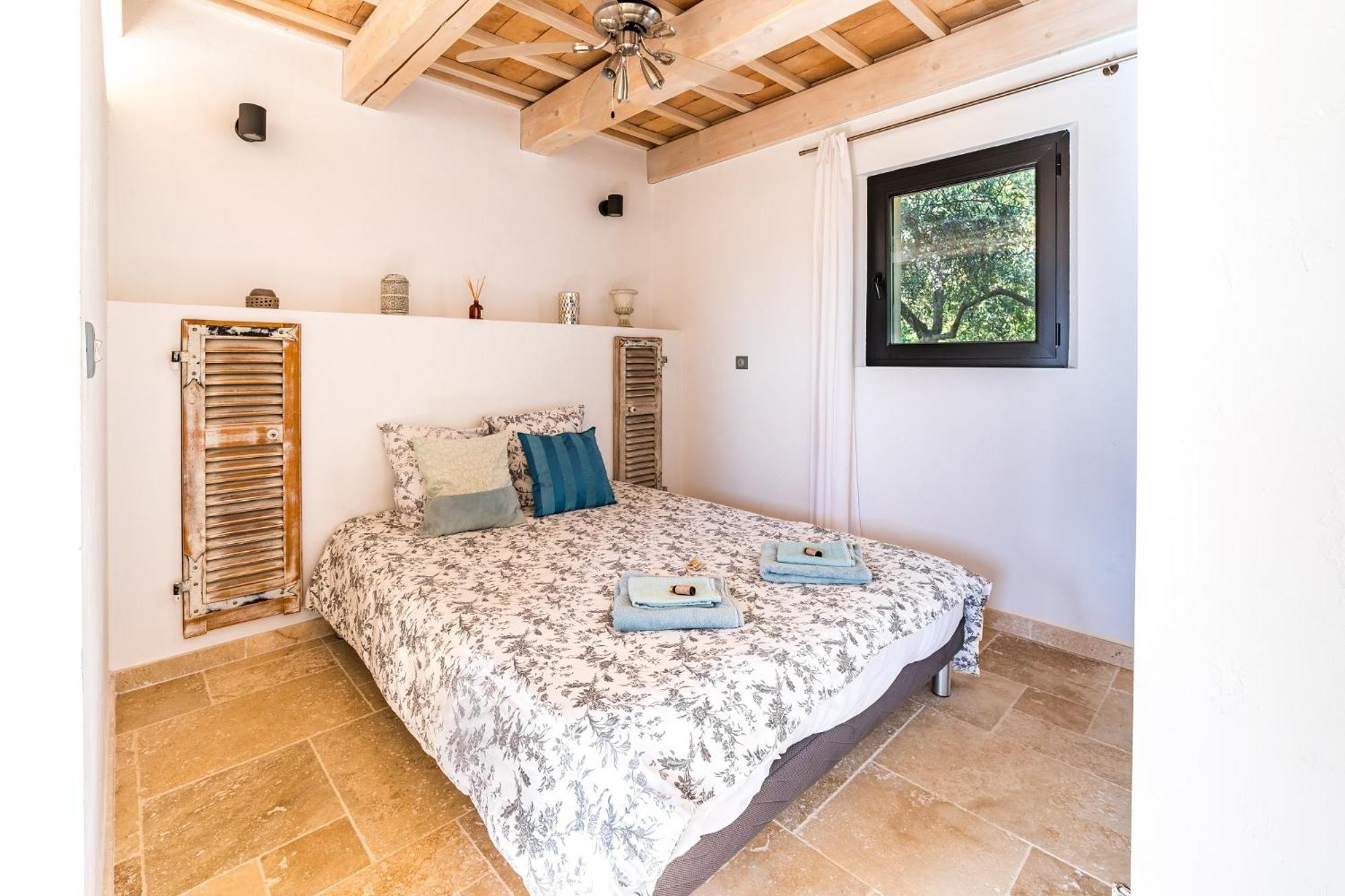 Bed and Breakfast O Patio Du Mas Callas Esterno foto