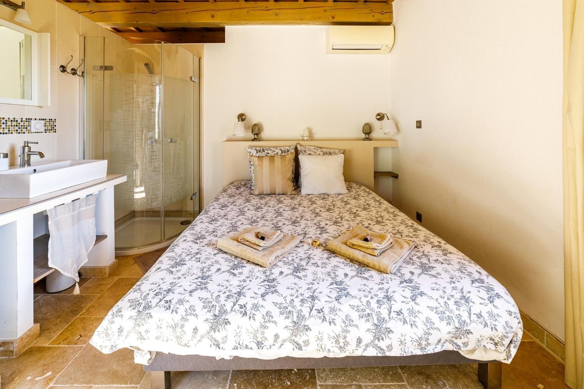 Bed and Breakfast O Patio Du Mas Callas Esterno foto